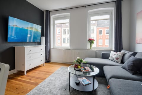 TOP 2 Zimmer Altbauwohnung in Kiel Mitte 24-7 Check In Apartment in Kiel