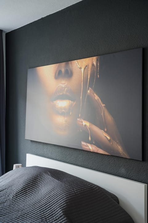 TOP 2 Zimmer Altbauwohnung in Kiel Mitte 24-7 Check In Apartment in Kiel