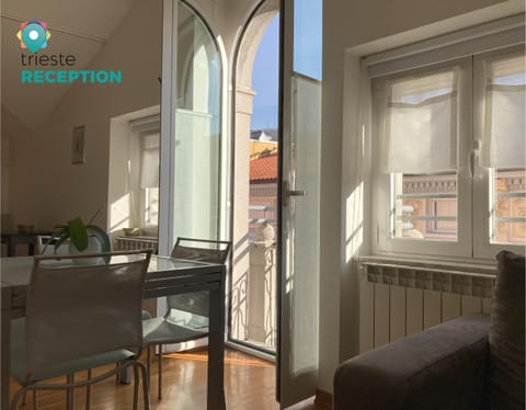 Balcony/Terrace, kitchen, kitchen