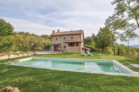 Property building, Pool view