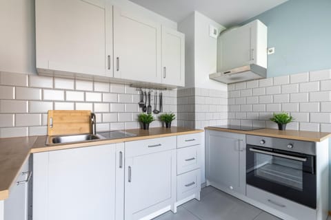 Kitchen or kitchenette, dishwasher, pet friendly, stove