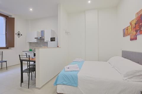 Kitchen or kitchenette, Living room, Dining area, Bedroom, minibar