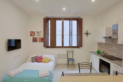 TV and multimedia, Kitchen or kitchenette, Dining area