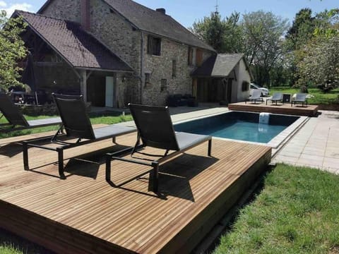 MAISONS - SAUNA, HAMMAN ET PISCINE. FÊTES INTERDIT House in Île-de-France