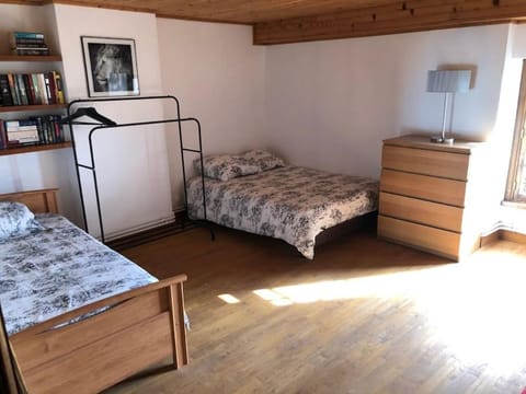 MAISONS - SAUNA, HAMMAN ET PISCINE. FÊTES INTERDIT House in Île-de-France