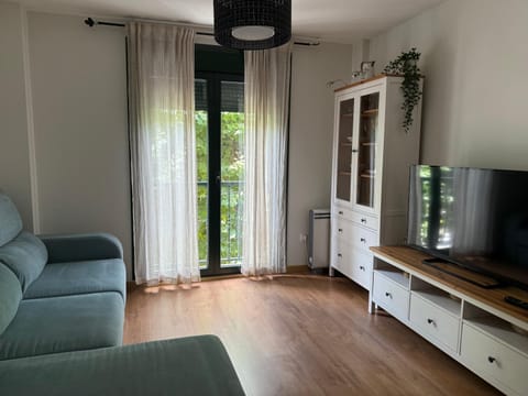 Balcony/Terrace, Balcony/Terrace, Living room, Garden view, Landmark view, Mountain view, River view, Street view, heating, heating