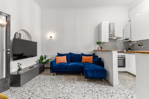Kitchen or kitchenette, Living room, oven, stove