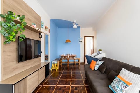 Communal lounge/ TV room, TV and multimedia, Living room, Seating area, Dining area, Evening entertainment