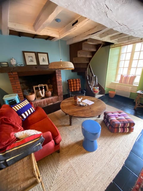 Living room, Seating area