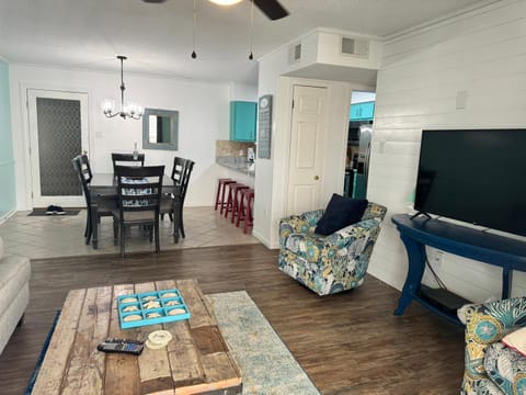 Sundial 1C from ALBVR...A beautiful condo just steps to the beach! House in West Beach