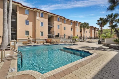 Property building, Pool view