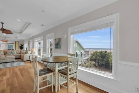 5 Bed 5 Bath Luxury Beach Front Home w/Ocean Views Apartment in Tybee Island