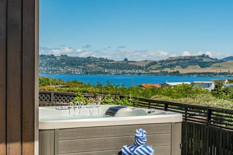 Hot Tub, Lake view
