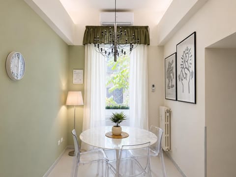 Property building, Communal lounge/ TV room, TV and multimedia, Dining area