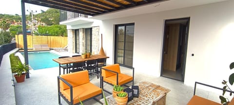 Property building, Swimming pool