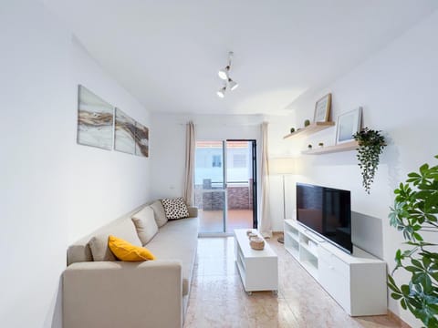 TV and multimedia, Balcony/Terrace, Living room, Seating area, Evening entertainment, internet, locker, air conditioner