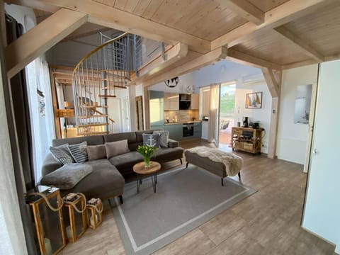 Kitchen or kitchenette, Living room, Seating area