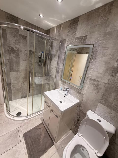 Adam Guest House Vacation rental in Leicester