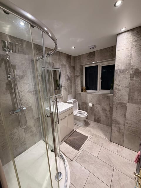 Adam Guest House Vacation rental in Leicester