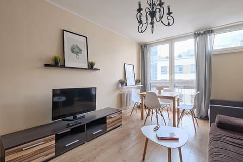 Communal lounge/ TV room, TV and multimedia, Living room, Seating area, Evening entertainment