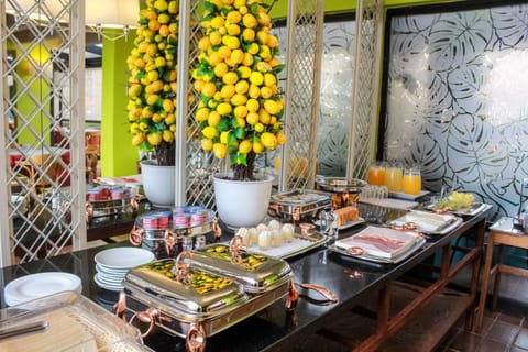 Food and drinks, Breakfast, Buffet breakfast, Drinks