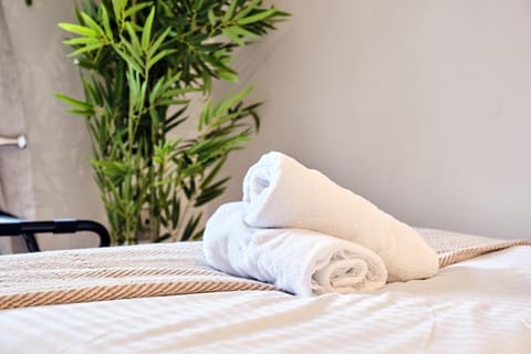 Central Portrush Penthouse Retreat - Princess Blue 3 Apartment in Portrush