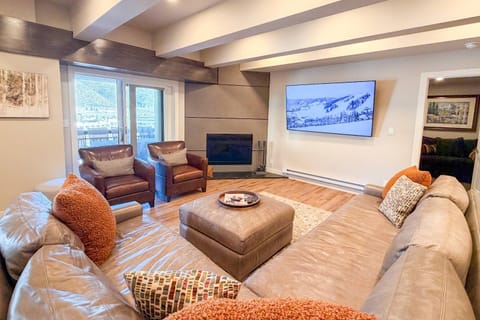 Lodge at 100 W Beaver Creek Blvd 809 House in Avon