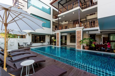 Swimming pool, Swimming pool