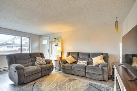 Updated Duplex Home in Vancouver Quiet Location House in Vancouver