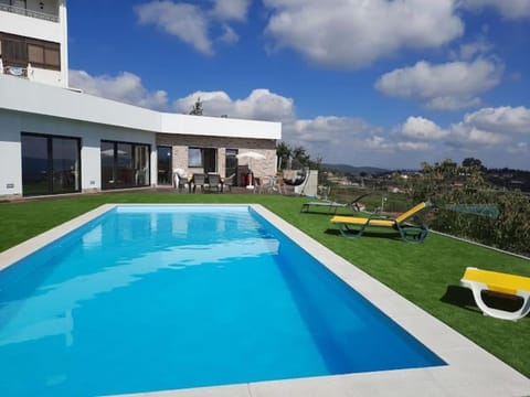 Property building, Swimming pool, sunbed