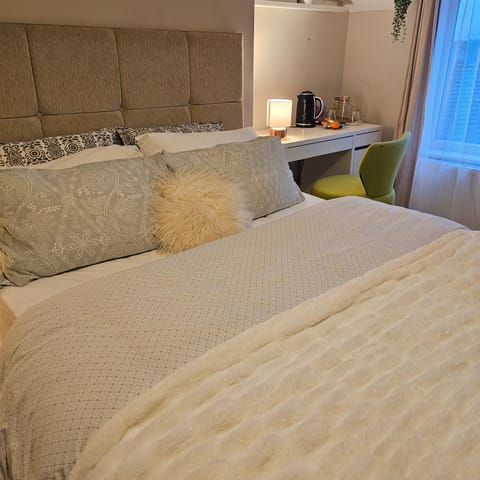 Shrewsbury Bed and Breakfast in Stretford