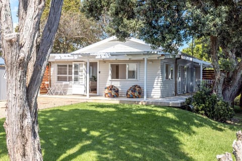 Property building, Facade/entrance, Garden view