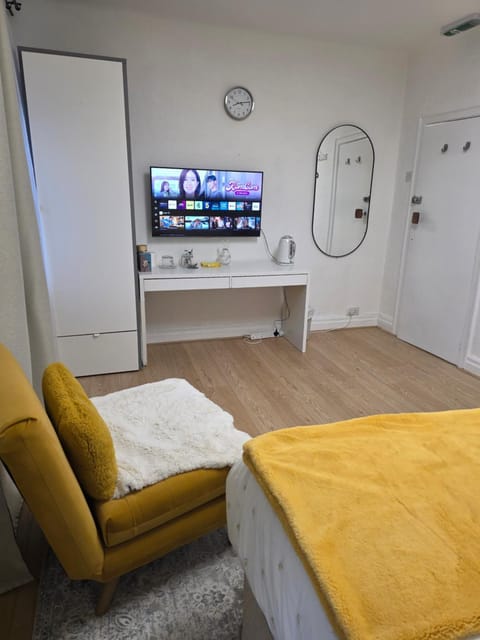 Bee hive Vacation rental in Stretford