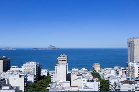Property building, Nearby landmark, Day, Natural landscape, City view, Landmark view, Mountain view, Sea view, Street view, Location