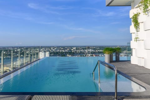 Swimming pool, Swimming pool