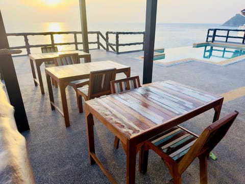 Ocean Front Apartments Apartment in Ko Tao