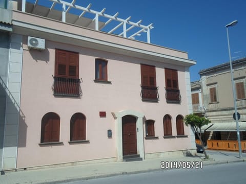 Property building, Landmark view, Street view