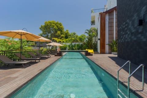 Pool view, Swimming pool, sunbed