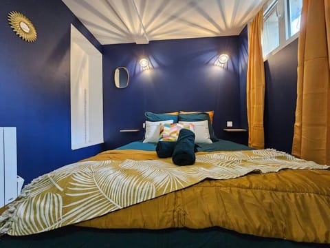 Bed, Bedroom