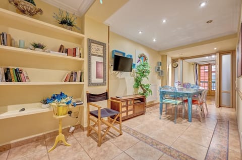 TV and multimedia, Living room, Seating area
