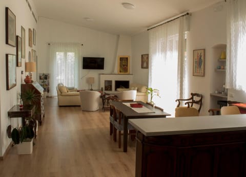 Communal lounge/ TV room, Lounge or bar