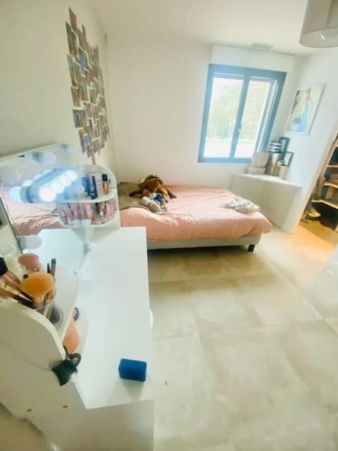 Villa charme et tradition House in Nimes