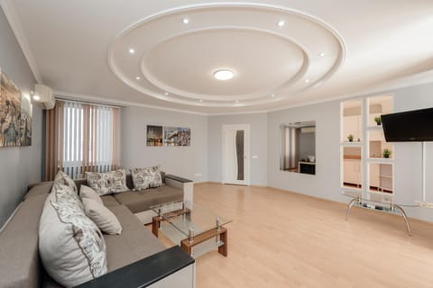 Communal lounge/ TV room, TV and multimedia, Seating area