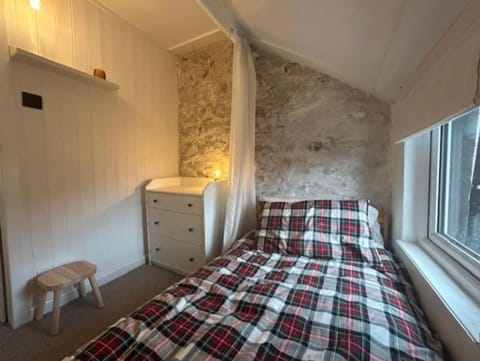 Little Cottage, Big Character House in Wales