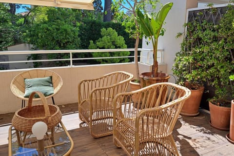 Patio, Day
