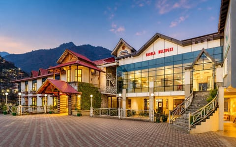 Property building, Facade/entrance, Parking