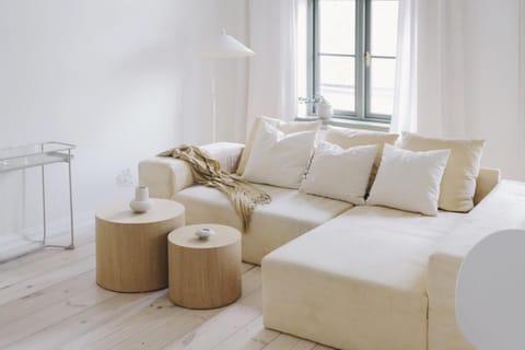 Bed, Living room, Bedroom
