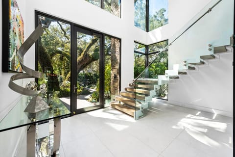 Facade/entrance, Decorative detail