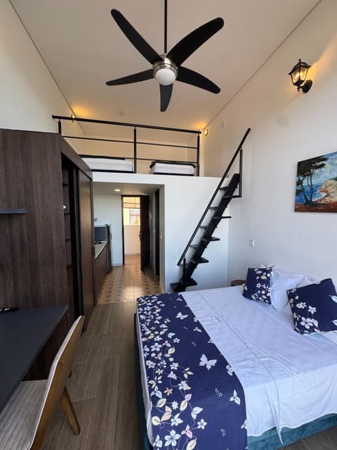 Bed, Bedroom, kitchen