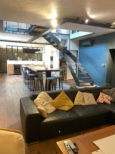 Appartement Loft centre ville situé dans rue calme Apartment in Grenoble